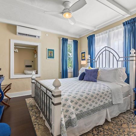 Bed and Breakfast The Kenwood Gables à St. Petersburg Extérieur photo